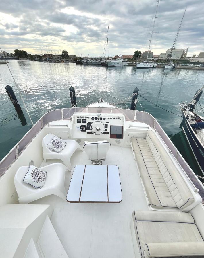 فندق Navi Yacht A Sete, 2 A 8 Couchages, Privatif المظهر الخارجي الصورة